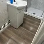 2 Bedroom On Bathroom, Southmead Apartment