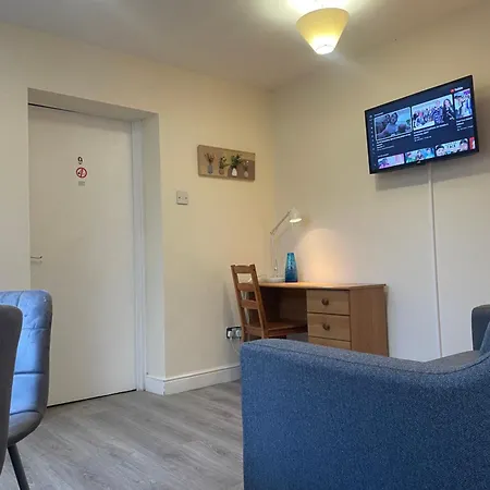 Apartment 2 Bedroom On Bathroom, Southmead