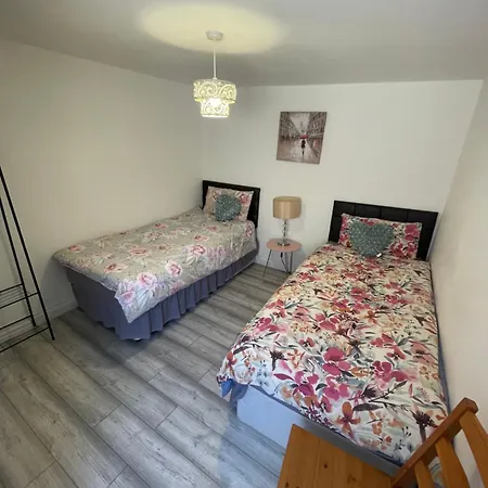 Apartment 2 Bedroom On Bathroom, Southmead *