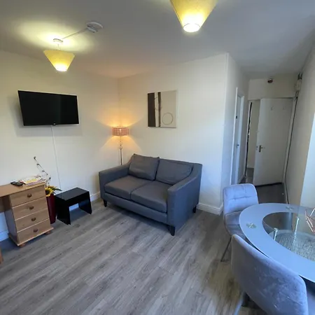 2 Bedroom On Bathroom, Southmead * Bristol