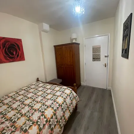 公寓 2 Bedroom On Bathroom, Southmead *