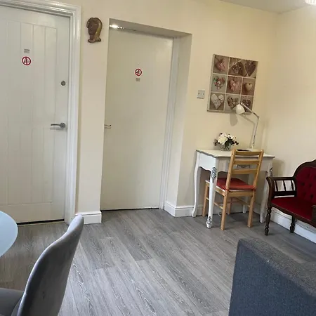 2 Bedroom On Bathroom, Southmead Bristol