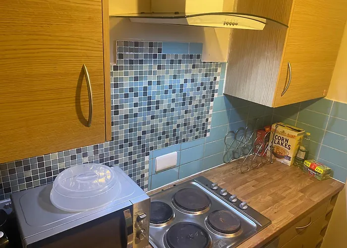 2 Bedroom On Bathroom, Southmead