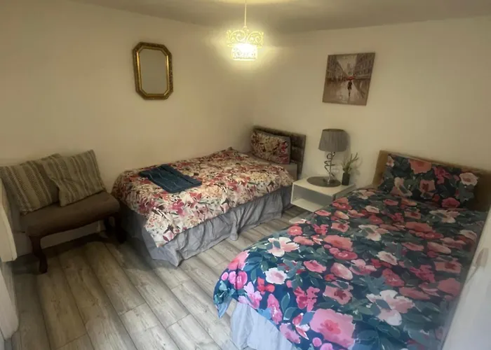 2 Bedroom On Bathroom, Southmead 公寓