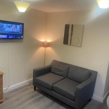 Appartement 2 Bedroom On Bathroom, Southmead