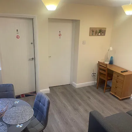 2 Bedroom On Bathroom, Southmead Bristol