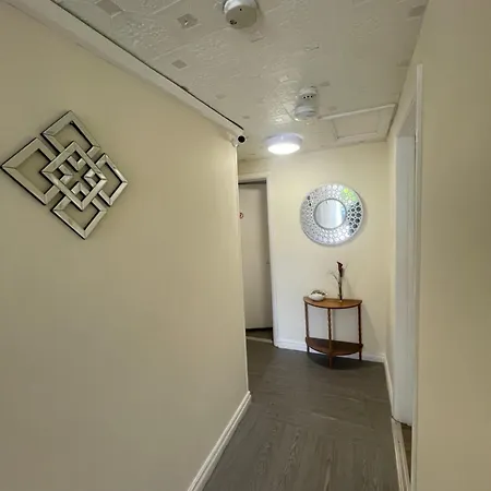 2 Bedroom On Bathroom, Southmead