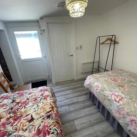 2 Bedroom On Bathroom, Southmead * Bristol