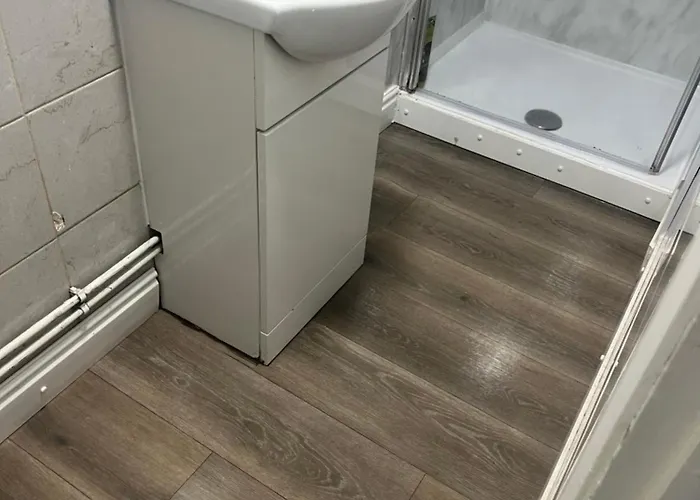 2 Bedroom On Bathroom, Southmead Apartment