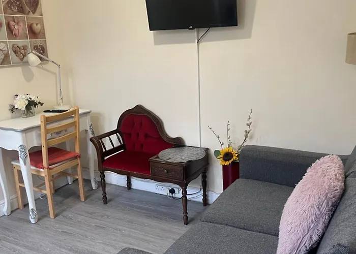 2 Bedroom On Bathroom, Southmead Bristol